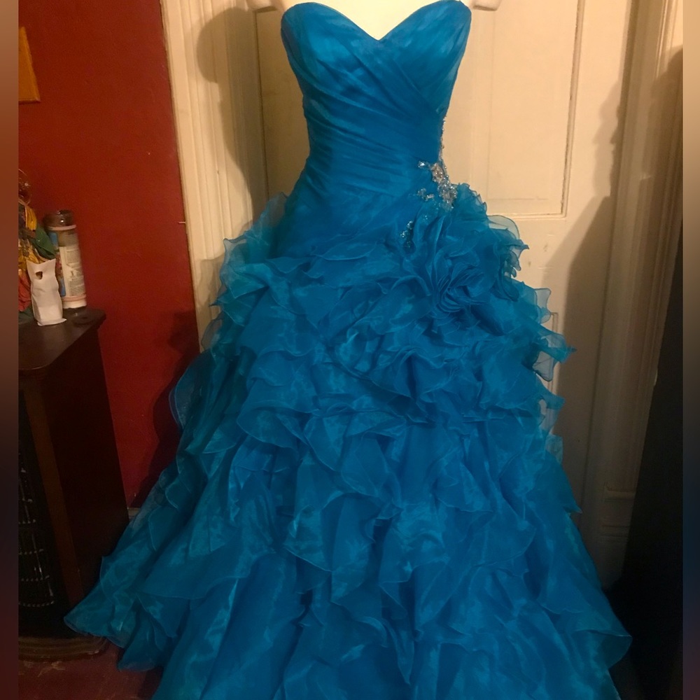 Prom dress Gorgeous turquoise  size: 2